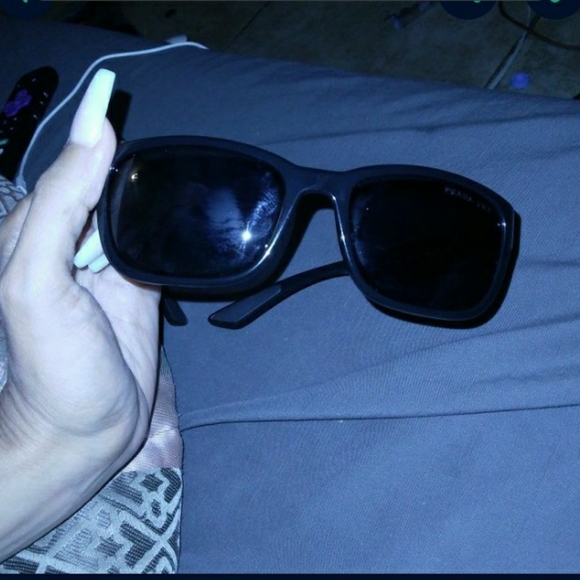 Prada sunglasses - Picture 1 of 3